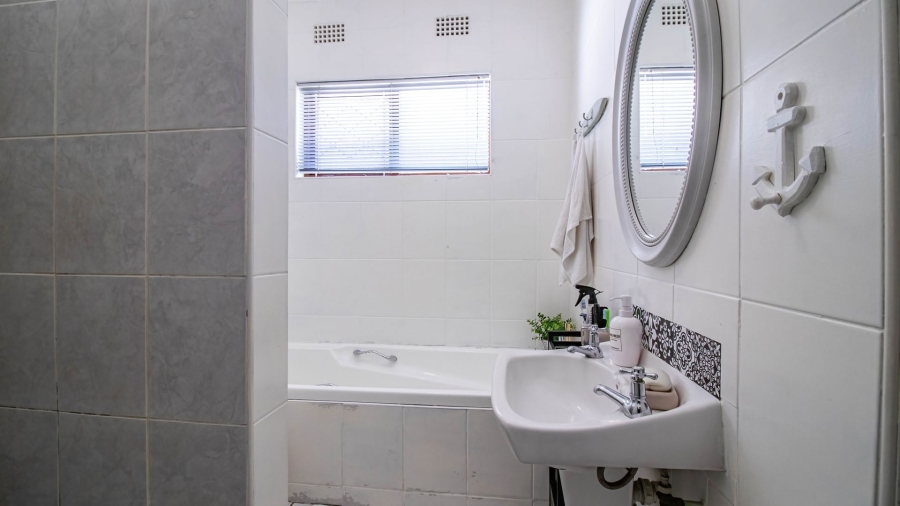 4 Bedroom Property for Sale in Beacon Bay Eastern Cape